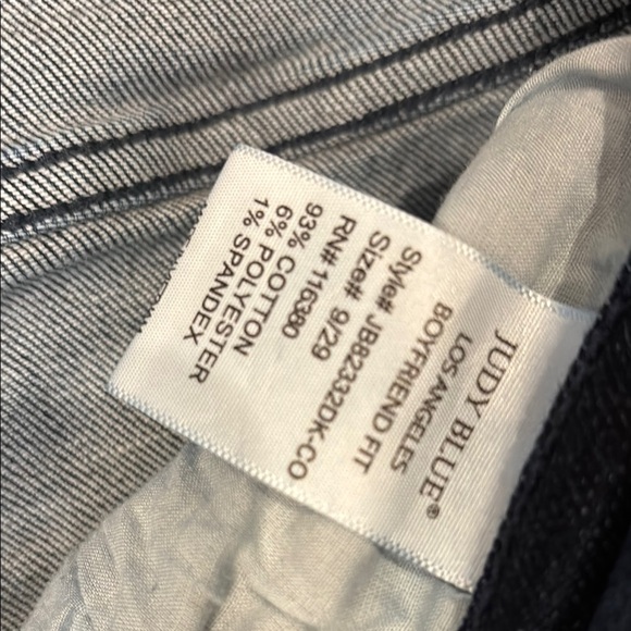 Judy Blue boyfriend fit distressed jeans 9/29 - Picture 7 of 8